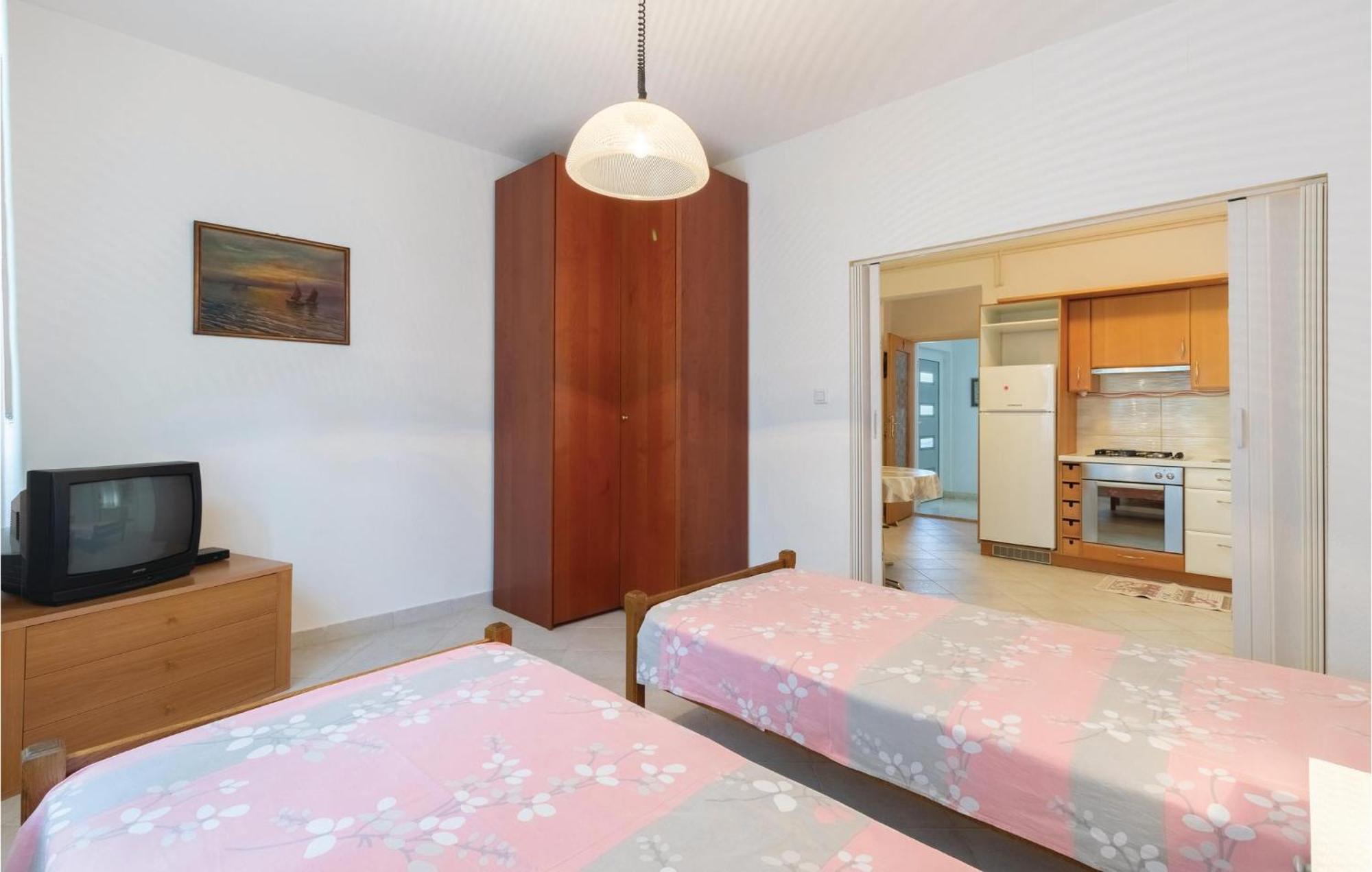 Nice Apartment In Zadar With Kitchen ภายนอก รูปภาพ