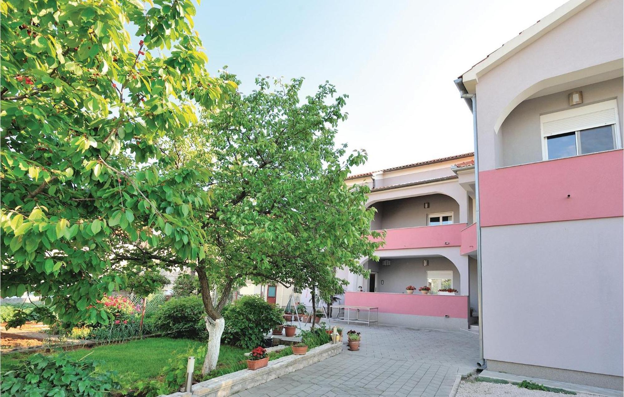 Nice Apartment In Zadar With Kitchen ภายนอก รูปภาพ